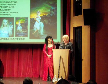 Ravenheart guest presenter Anne Sudworth with Anne Nicholls at the 2011 Gemmell Awards